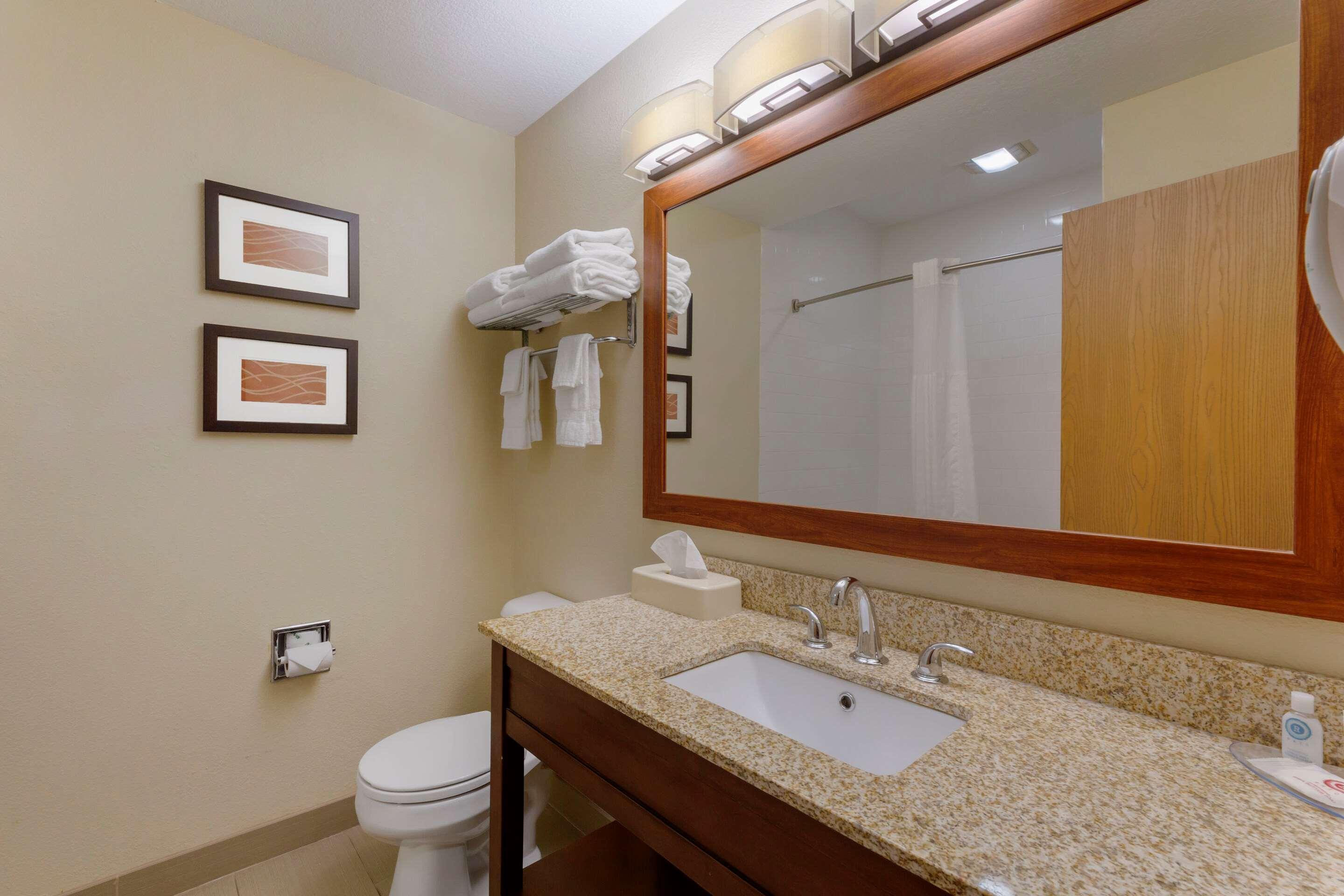Comfort Inn River'S Edge Huron Ngoại thất bức ảnh