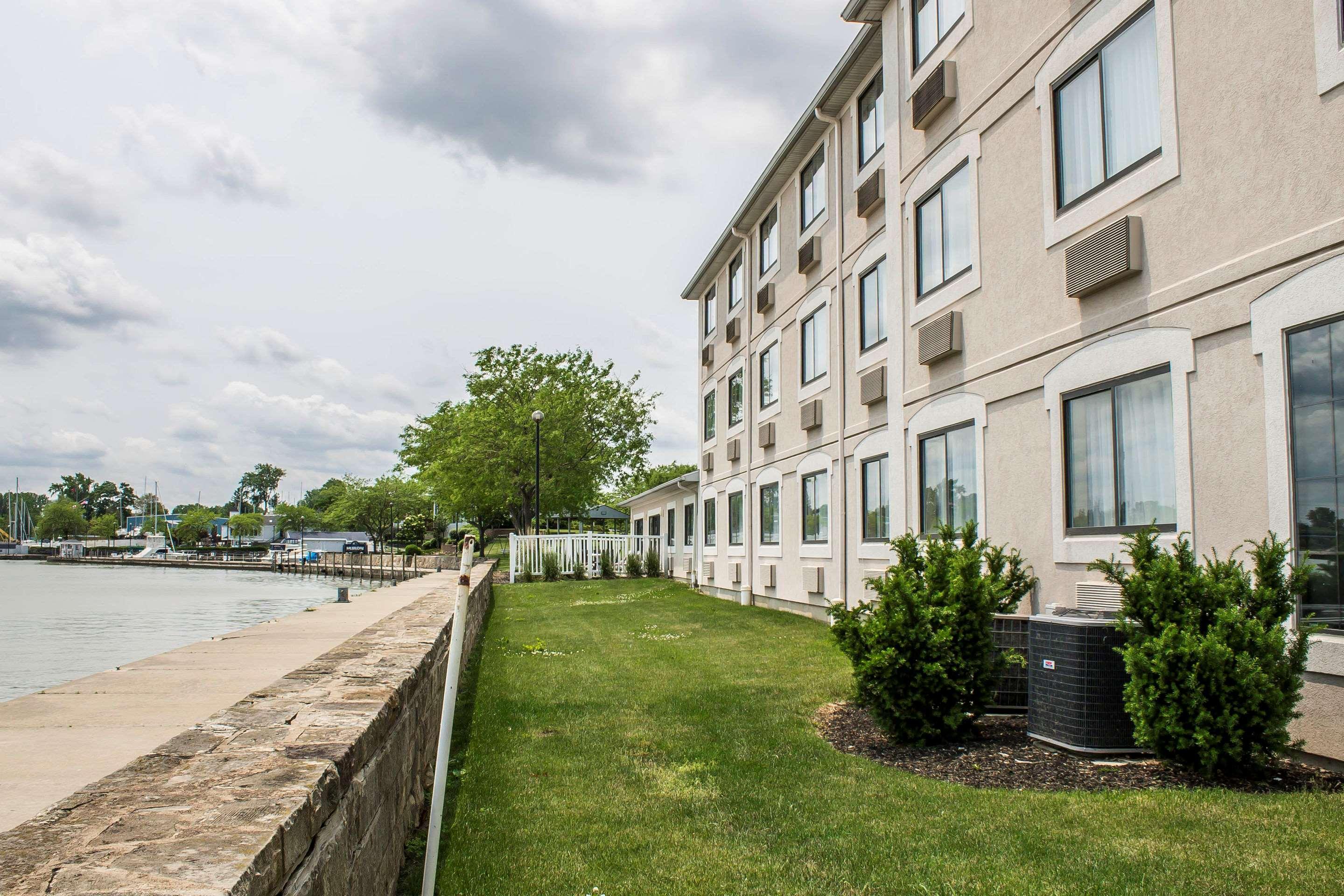 Comfort Inn River'S Edge Huron Ngoại thất bức ảnh