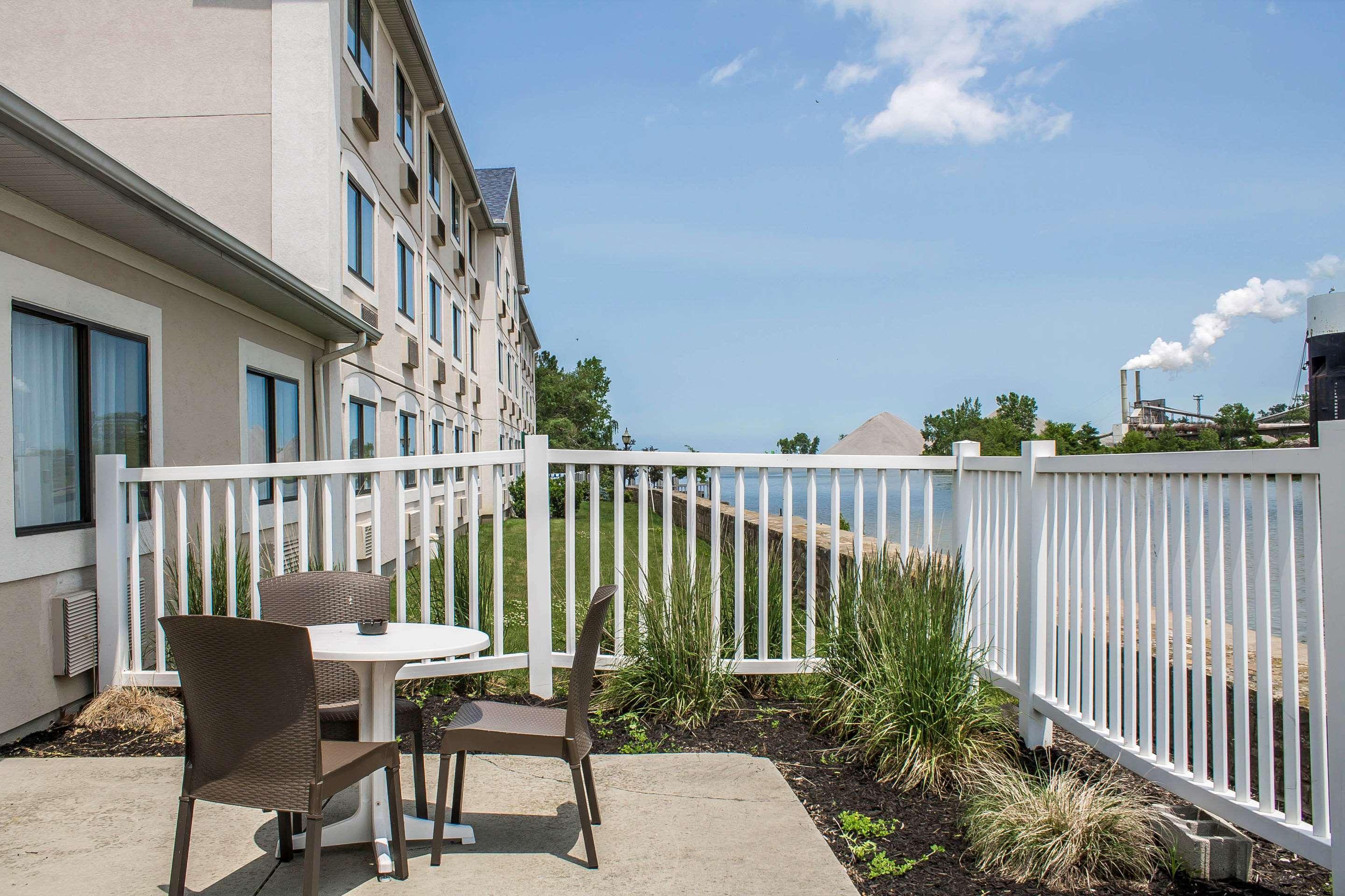 Comfort Inn River'S Edge Huron Ngoại thất bức ảnh